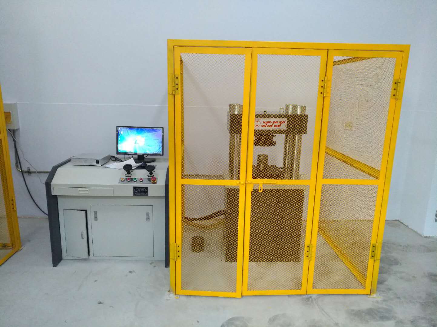 我司研發油田拉壓力表檢測儀，已交付多家油田使用。